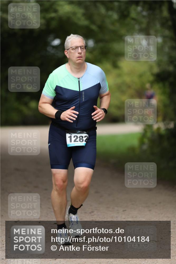 30.08.2026 - Elbe Triathlon Hamburg Antke Förster http://msf.ph/oto/10104184 30.08.2026 11:47:42 Laufen 1282 meine-sportfotos.de