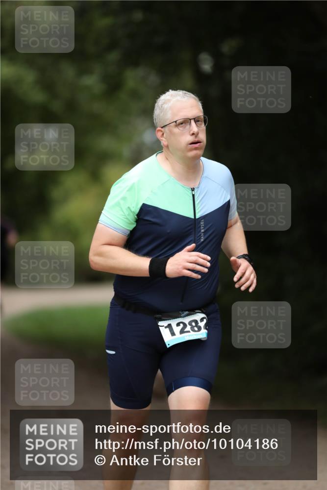 30.08.2026 - Elbe Triathlon Hamburg Antke Förster http://msf.ph/oto/10104186 30.08.2026 11:47:43 Laufen 1282 meine-sportfotos.de