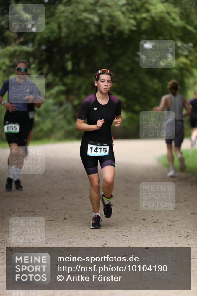 30.08.2026 - Elbe Triathlon Hamburg Antke Förster http://msf.ph/oto/10104190 30.08.2026 11:47:46 Laufen 855, 1415 meine-sportfotos.de