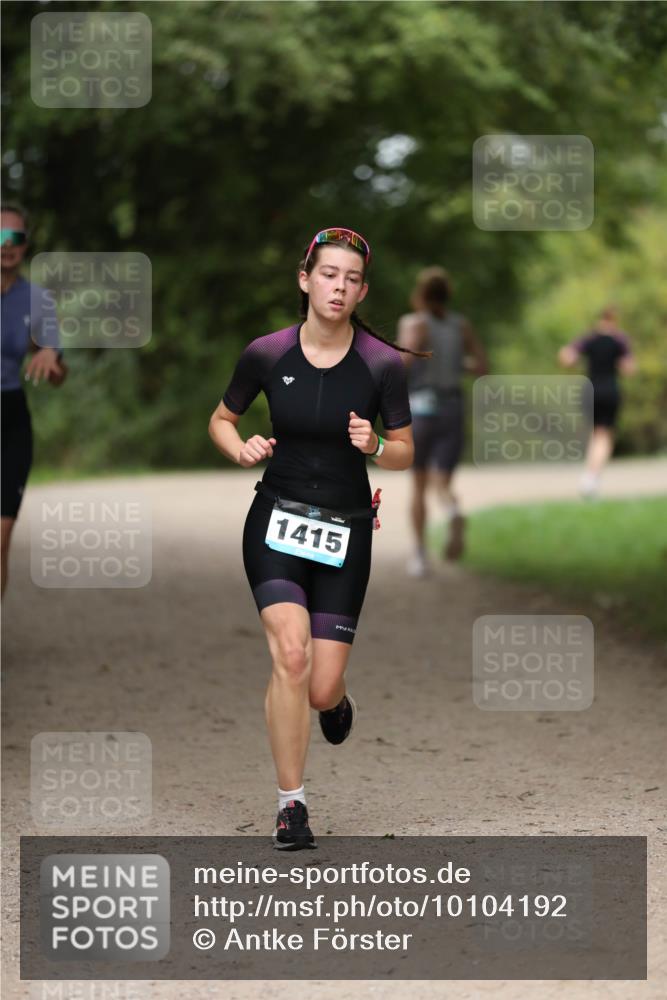 30.08.2026 - Elbe Triathlon Hamburg Antke Förster http://msf.ph/oto/10104192 30.08.2026 11:47:46 Laufen 1415 meine-sportfotos.de
