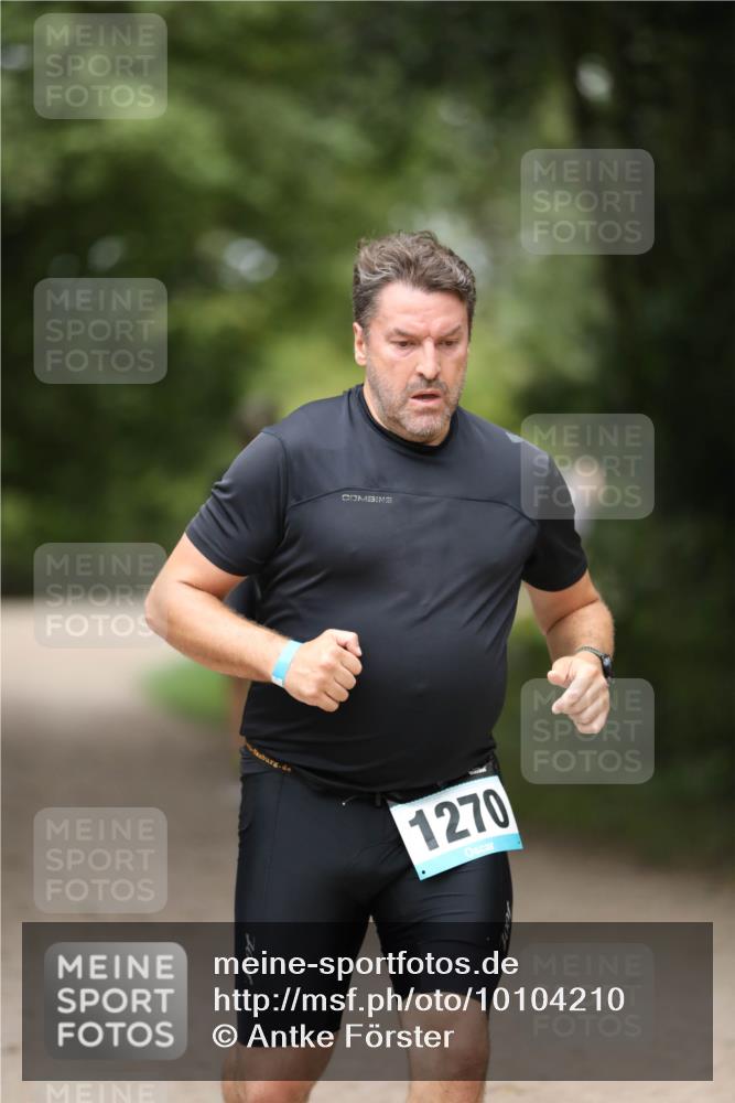 30.08.2026 - Elbe Triathlon Hamburg Antke Förster http://msf.ph/oto/10104210 30.08.2026 11:47:54 Laufen 1270 meine-sportfotos.de