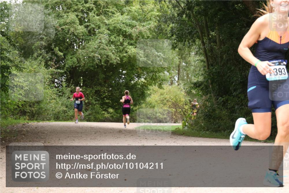 30.08.2026 - Elbe Triathlon Hamburg Antke Förster http://msf.ph/oto/10104211 30.08.2026 11:52:22 Laufen 1400, 393 meine-sportfotos.de
