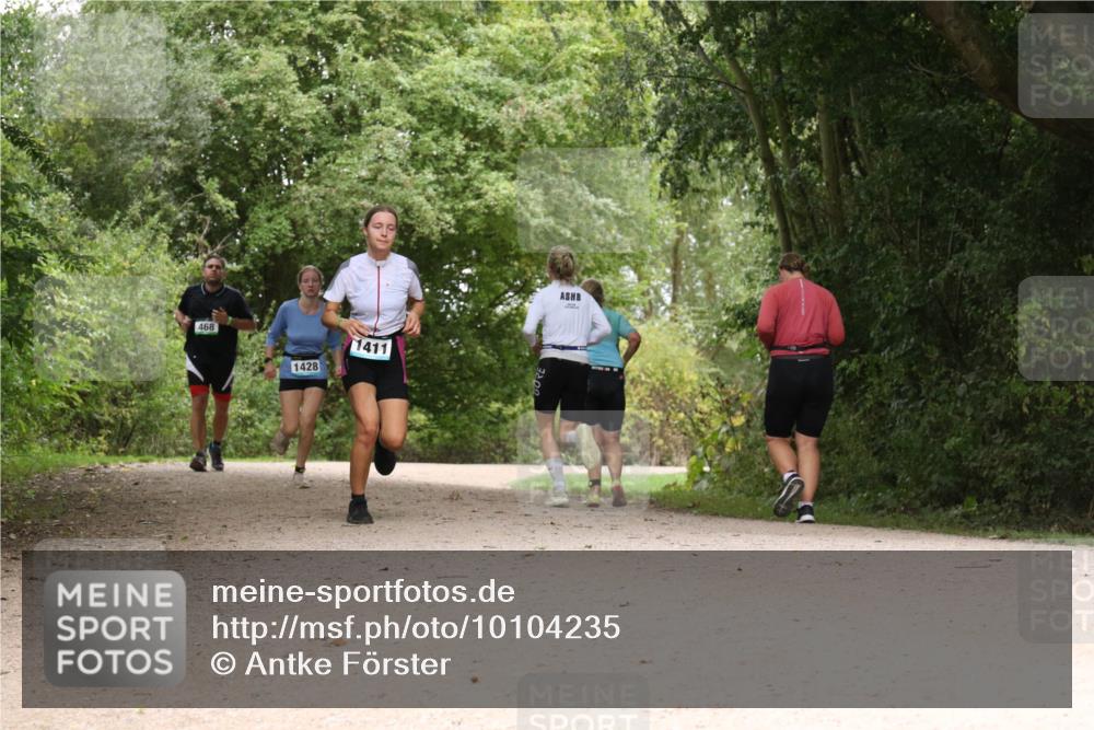 30.08.2026 - Elbe Triathlon Hamburg Antke Förster http://msf.ph/oto/10104235 30.08.2026 11:52:43 Laufen 468, 1428, 1411 meine-sportfotos.de