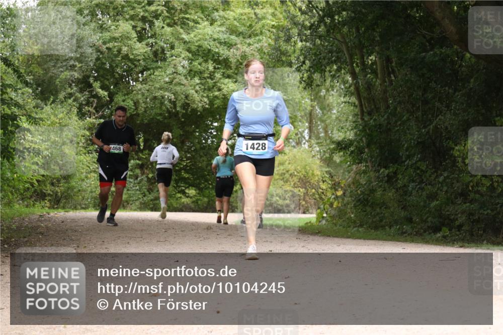 30.08.2026 - Elbe Triathlon Hamburg Antke Förster http://msf.ph/oto/10104245 30.08.2026 11:52:46 Laufen 468, 1428 meine-sportfotos.de