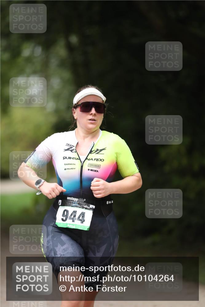 30.08.2026 - Elbe Triathlon Hamburg Antke Förster http://msf.ph/oto/10104264 30.08.2026 11:48:38 Laufen 944 meine-sportfotos.de