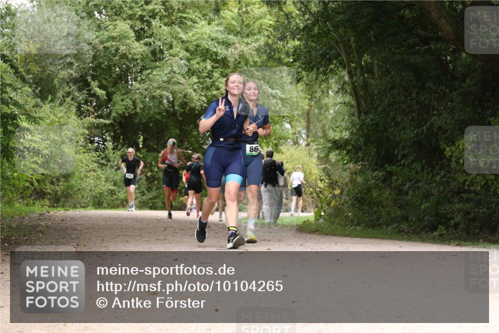 30.08.2026 - Elbe Triathlon Hamburg Antke Förster http://msf.ph/oto/10104265 30.08.2026 11:53:11 Laufen 849, 86 meine-sportfotos.de
