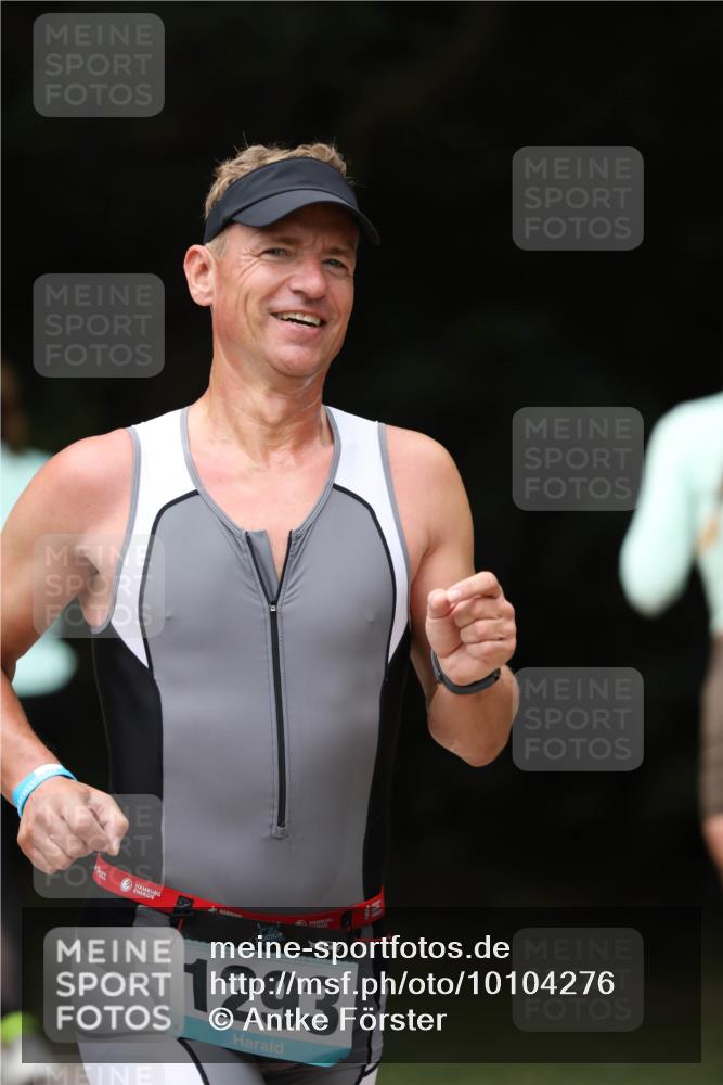 30.08.2026 - Elbe Triathlon Hamburg Antke Förster http://msf.ph/oto/10104276 30.08.2026 11:48:43 Laufen 1293 meine-sportfotos.de