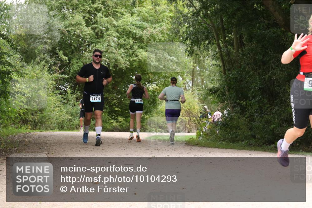 30.08.2026 - Elbe Triathlon Hamburg Antke Förster http://msf.ph/oto/10104293 30.08.2026 11:53:25 Laufen 1174 meine-sportfotos.de