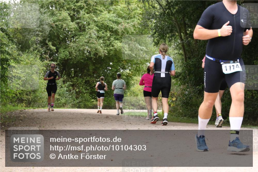 30.08.2026 - Elbe Triathlon Hamburg Antke Förster http://msf.ph/oto/10104303 30.08.2026 11:53:28 Laufen 1774 meine-sportfotos.de
