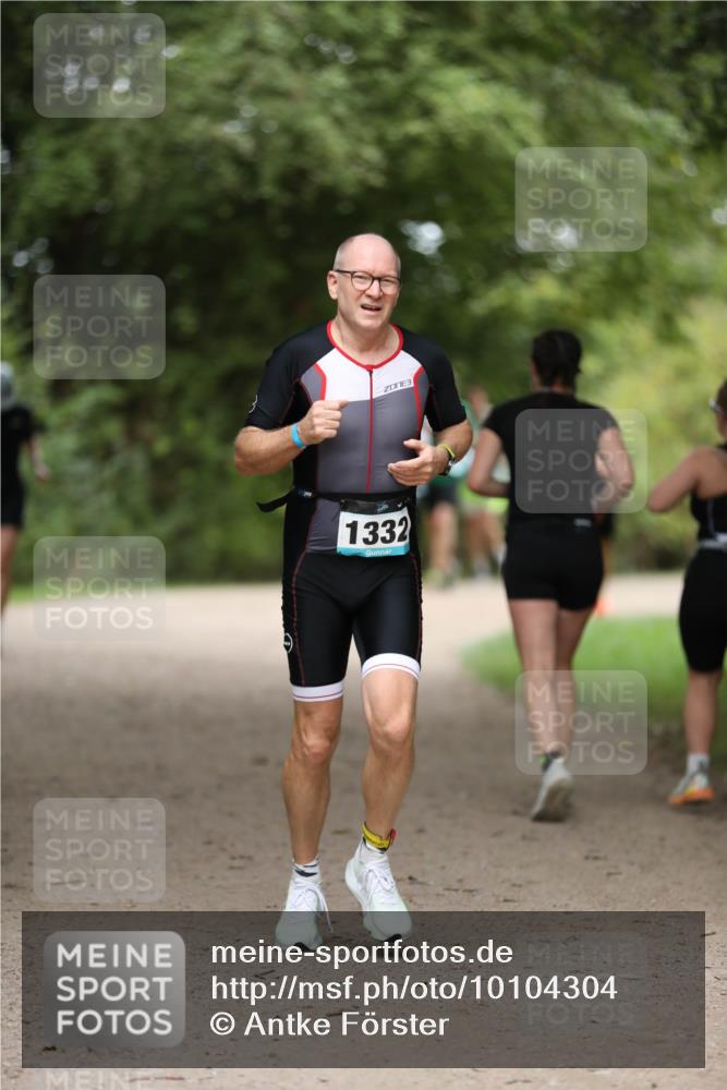 30.08.2026 - Elbe Triathlon Hamburg Antke Förster http://msf.ph/oto/10104304 30.08.2026 11:49:16 Laufen 1332, 3 meine-sportfotos.de