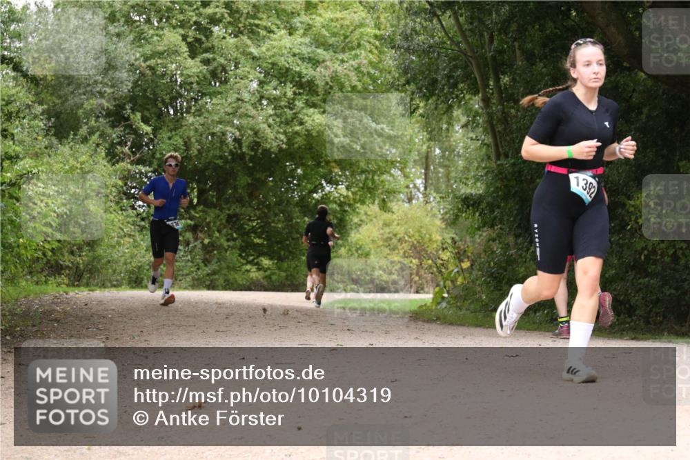 30.08.2026 - Elbe Triathlon Hamburg Antke Förster http://msf.ph/oto/10104319 30.08.2026 11:53:50 Laufen 1392 meine-sportfotos.de