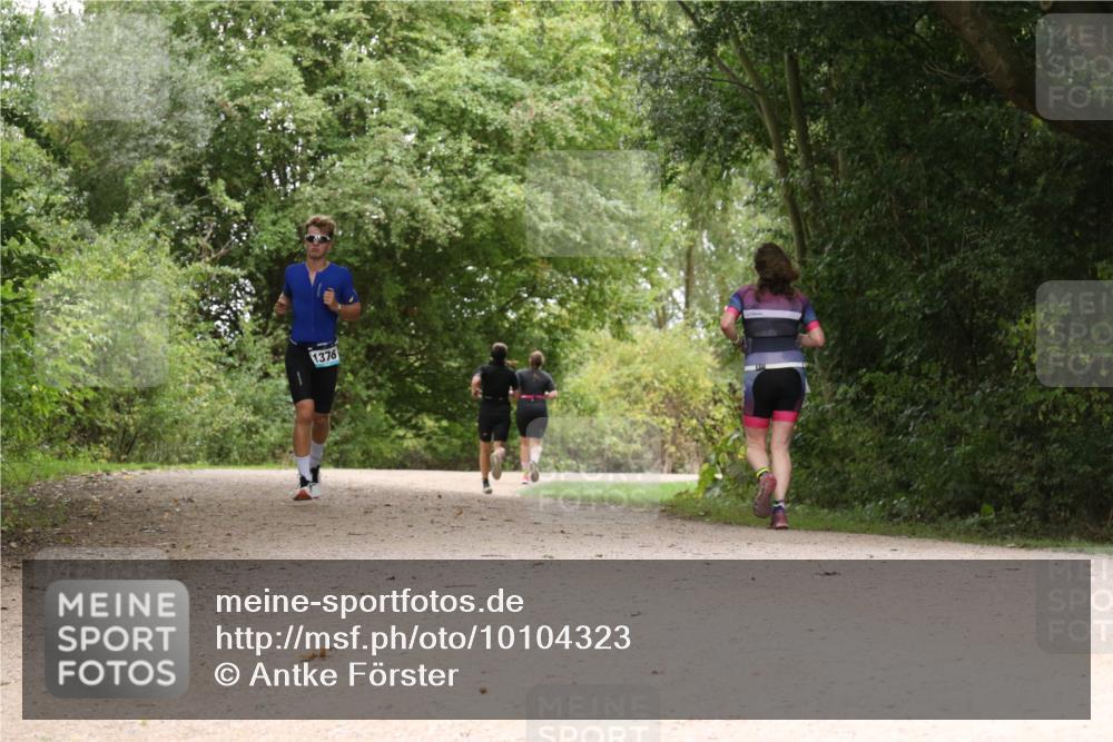 30.08.2026 - Elbe Triathlon Hamburg Antke Förster http://msf.ph/oto/10104323 30.08.2026 11:53:51 Laufen 1376 meine-sportfotos.de