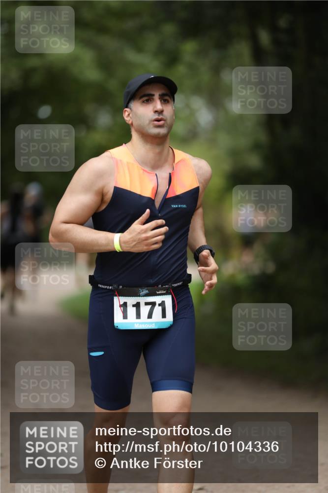 30.08.2026 - Elbe Triathlon Hamburg Antke Förster http://msf.ph/oto/10104336 30.08.2026 11:49:32 Laufen 1171 meine-sportfotos.de
