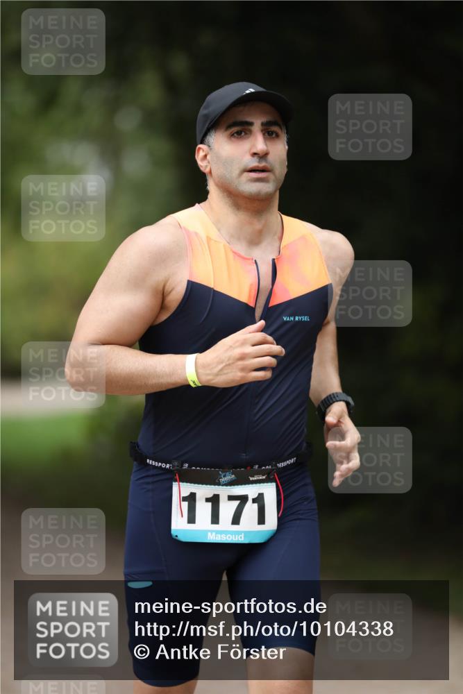 30.08.2026 - Elbe Triathlon Hamburg Antke Förster http://msf.ph/oto/10104338 30.08.2026 11:49:32 Laufen 1171 meine-sportfotos.de