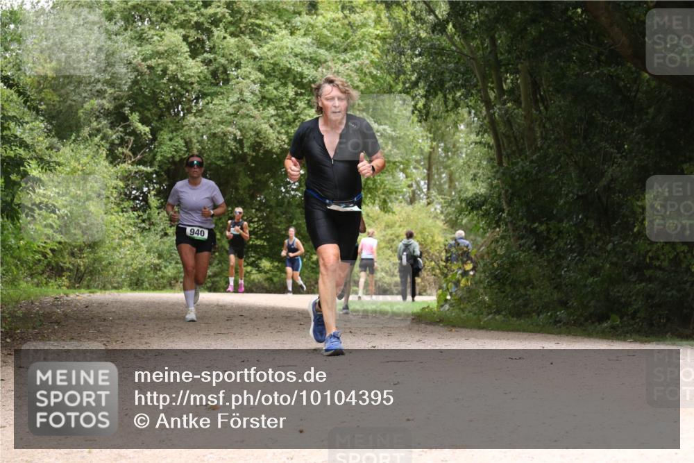 30.08.2026 - Elbe Triathlon Hamburg Antke Förster http://msf.ph/oto/10104395 30.08.2026 11:55:43 Laufen 940 meine-sportfotos.de