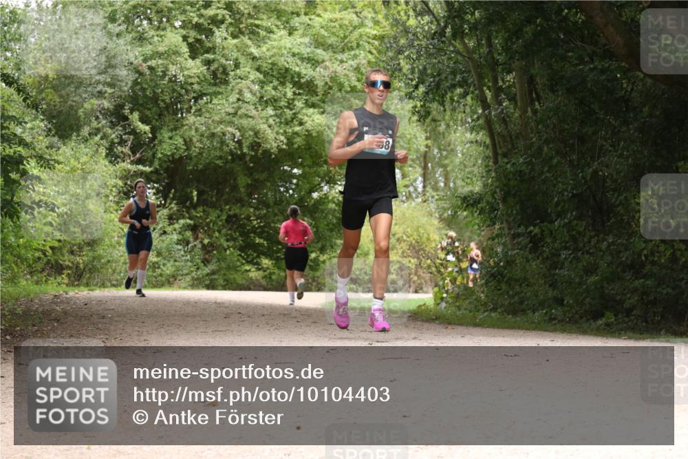 30.08.2026 - Elbe Triathlon Hamburg Antke Förster http://msf.ph/oto/10104403 30.08.2026 11:55:52 Laufen 8 meine-sportfotos.de