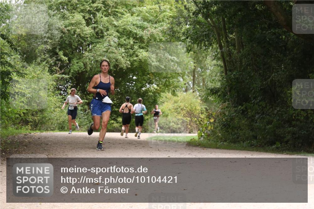 30.08.2026 - Elbe Triathlon Hamburg Antke Förster http://msf.ph/oto/10104421 30.08.2026 11:56:09 Laufen 1401 meine-sportfotos.de