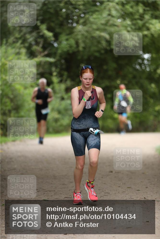 30.08.2026 - Elbe Triathlon Hamburg Antke Förster http://msf.ph/oto/10104434 30.08.2026 11:50:58 Laufen  meine-sportfotos.de