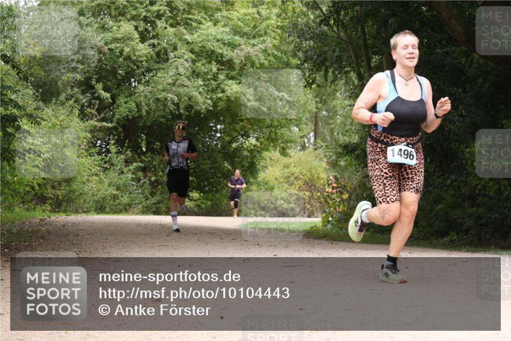30.08.2026 - Elbe Triathlon Hamburg Antke Förster http://msf.ph/oto/10104443 30.08.2026 11:56:21 Laufen 1496 meine-sportfotos.de