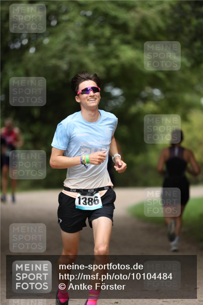30.08.2026 - Elbe Triathlon Hamburg Antke Förster http://msf.ph/oto/10104484 30.08.2026 11:52:09 Laufen 1386 meine-sportfotos.de