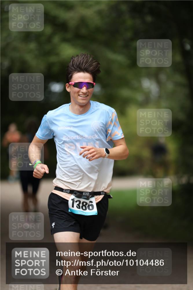 30.08.2026 - Elbe Triathlon Hamburg Antke Förster http://msf.ph/oto/10104486 30.08.2026 11:52:09 Laufen 1386 meine-sportfotos.de