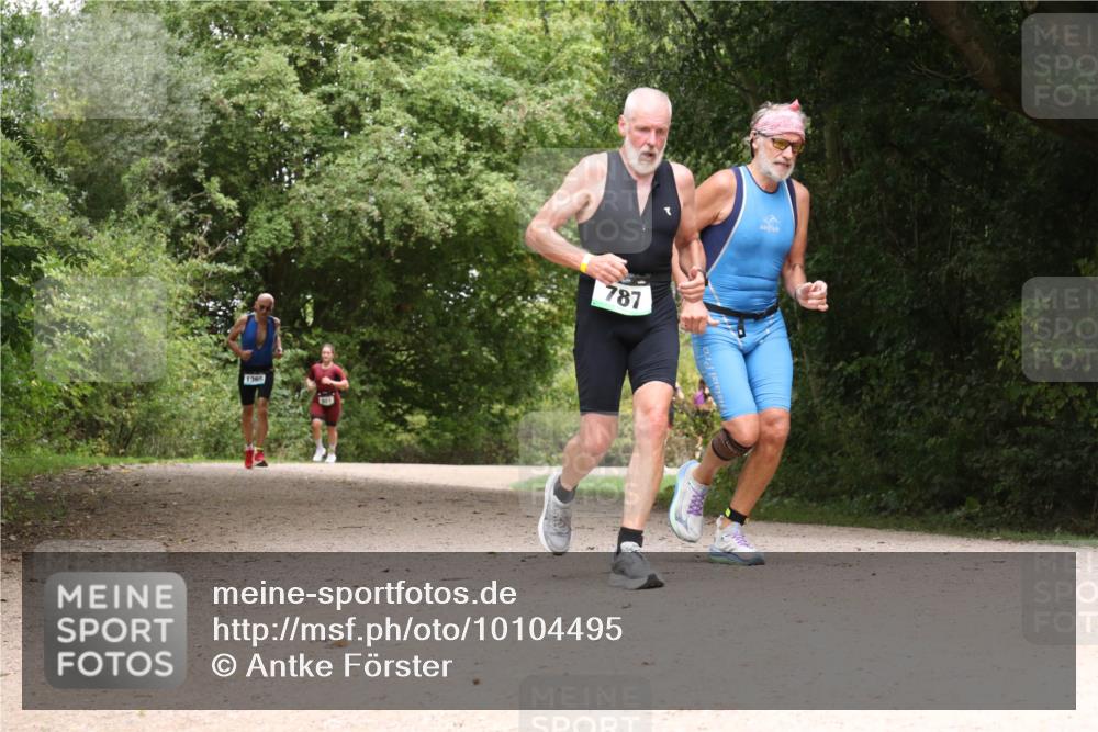 30.08.2026 - Elbe Triathlon Hamburg Antke Förster http://msf.ph/oto/10104495 30.08.2026 11:57:31 Laufen 1365, 787 meine-sportfotos.de
