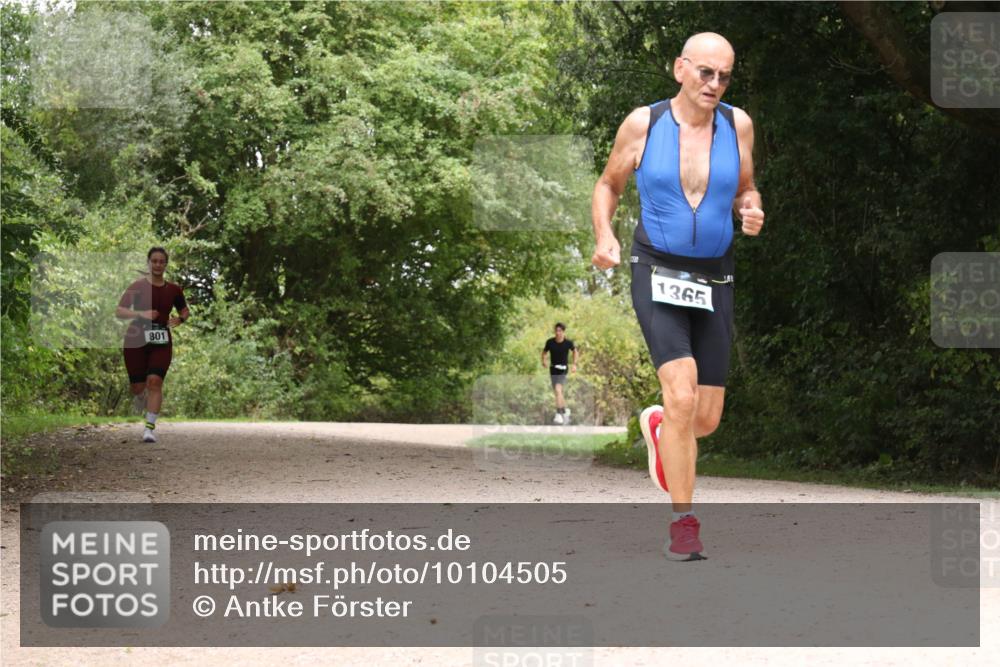 30.08.2026 - Elbe Triathlon Hamburg Antke Förster http://msf.ph/oto/10104505 30.08.2026 11:57:39 Laufen 801, 1365 meine-sportfotos.de