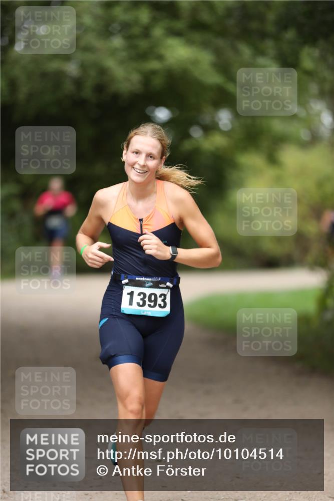 30.08.2026 - Elbe Triathlon Hamburg Antke Förster http://msf.ph/oto/10104514 30.08.2026 11:52:21 Laufen 1393 meine-sportfotos.de