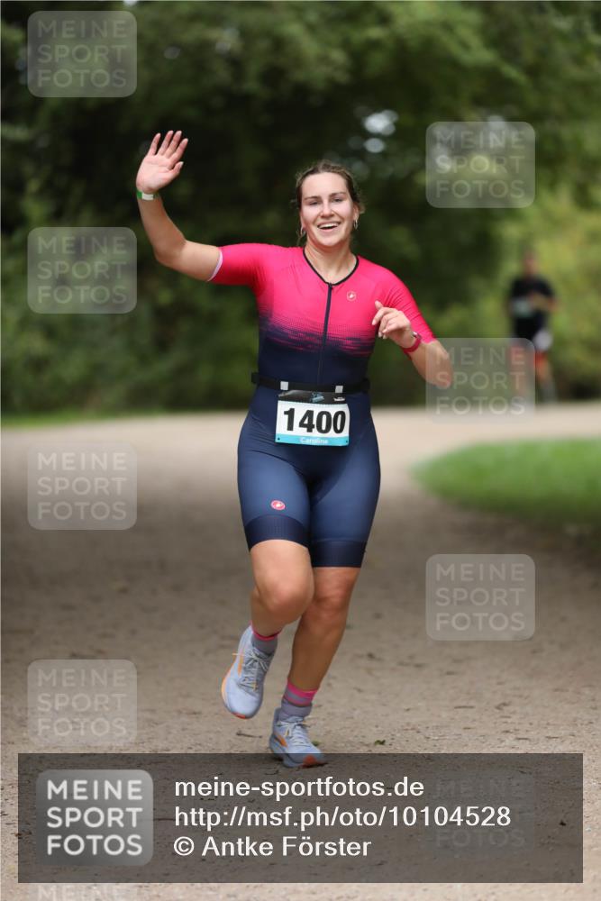 30.08.2026 - Elbe Triathlon Hamburg Antke Förster http://msf.ph/oto/10104528 30.08.2026 11:52:30 Laufen 1400 meine-sportfotos.de