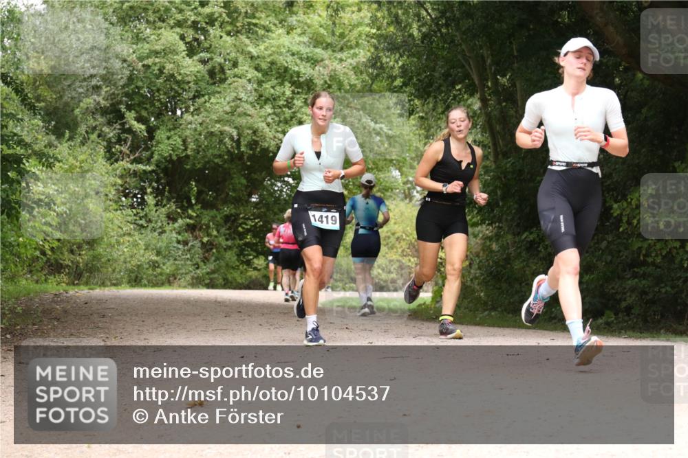 30.08.2026 - Elbe Triathlon Hamburg Antke Förster http://msf.ph/oto/10104537 30.08.2026 11:57:57 Laufen 1419 meine-sportfotos.de