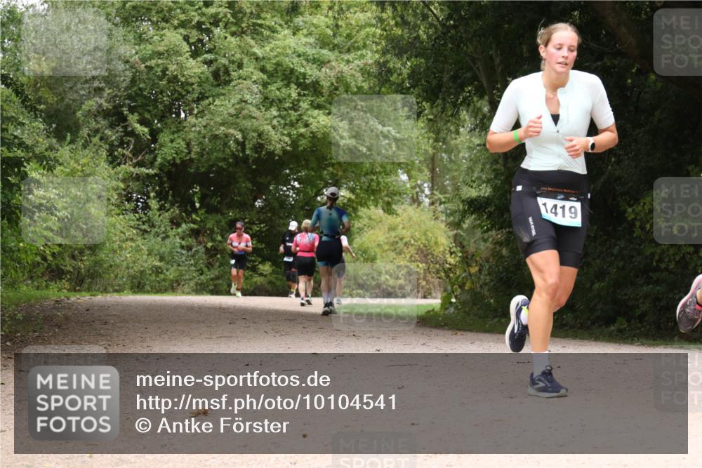 30.08.2026 - Elbe Triathlon Hamburg Antke Förster http://msf.ph/oto/10104541 30.08.2026 11:57:58 Laufen 1419 meine-sportfotos.de