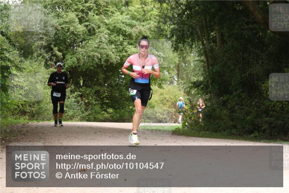 30.08.2026 - Elbe Triathlon Hamburg Antke Förster http://msf.ph/oto/10104547 30.08.2026 11:58:08 Laufen 15, 1301 meine-sportfotos.de