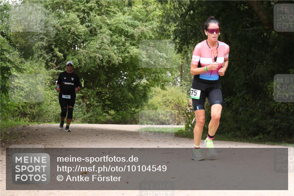 30.08.2026 - Elbe Triathlon Hamburg Antke Förster http://msf.ph/oto/10104549 30.08.2026 11:58:09 Laufen 75, 1301 meine-sportfotos.de