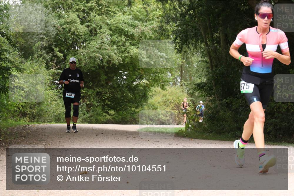 30.08.2026 - Elbe Triathlon Hamburg Antke Förster http://msf.ph/oto/10104551 30.08.2026 11:58:10 Laufen 75, 1301 meine-sportfotos.de