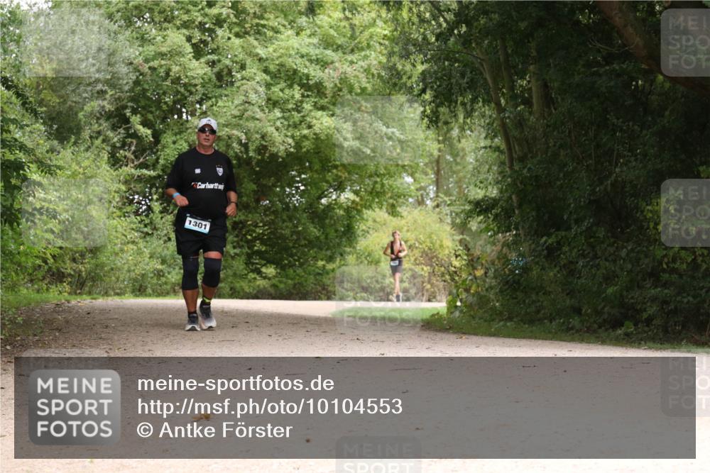30.08.2026 - Elbe Triathlon Hamburg Antke Förster http://msf.ph/oto/10104553 30.08.2026 11:58:11 Laufen 1301 meine-sportfotos.de