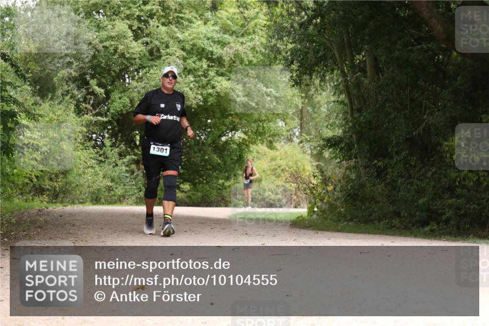 30.08.2026 - Elbe Triathlon Hamburg Antke Förster http://msf.ph/oto/10104555 30.08.2026 11:58:12 Laufen 1301 meine-sportfotos.de
