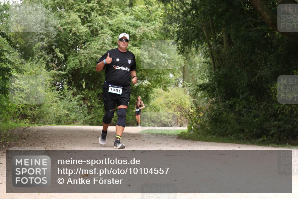 30.08.2026 - Elbe Triathlon Hamburg Antke Förster http://msf.ph/oto/10104557 30.08.2026 11:58:13 Laufen 1301 meine-sportfotos.de