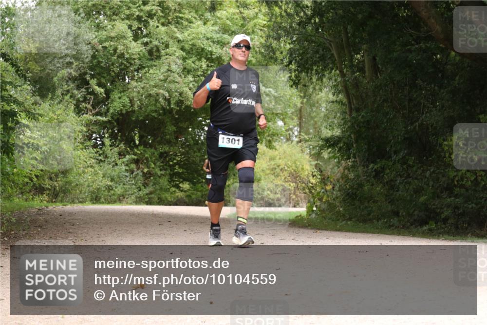 30.08.2026 - Elbe Triathlon Hamburg Antke Förster http://msf.ph/oto/10104559 30.08.2026 11:58:13 Laufen 1301 meine-sportfotos.de