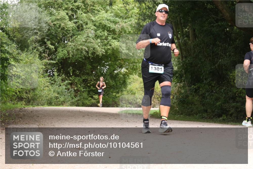 30.08.2026 - Elbe Triathlon Hamburg Antke Förster http://msf.ph/oto/10104561 30.08.2026 11:58:14 Laufen 1301 meine-sportfotos.de