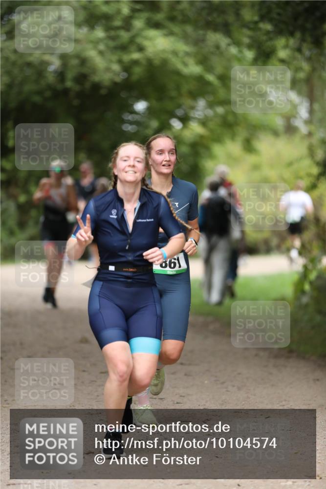 30.08.2026 - Elbe Triathlon Hamburg Antke Förster http://msf.ph/oto/10104574 30.08.2026 11:53:13 Laufen 66 meine-sportfotos.de