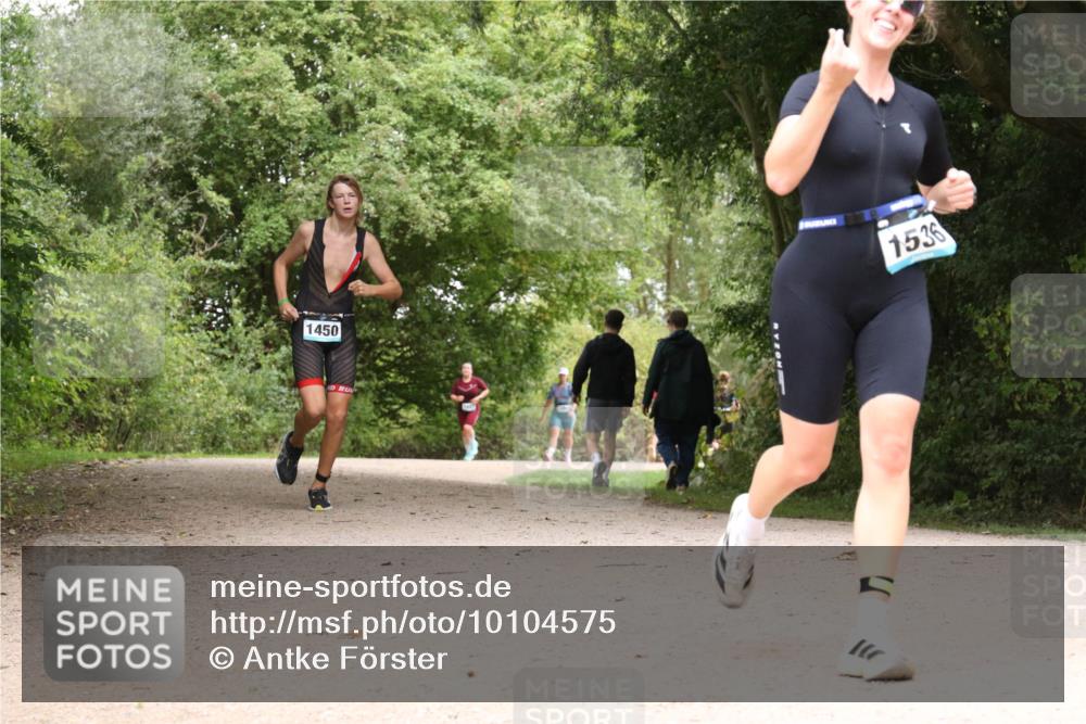 30.08.2026 - Elbe Triathlon Hamburg Antke Förster http://msf.ph/oto/10104575 30.08.2026 11:58:35 Laufen 1450, 1536 meine-sportfotos.de