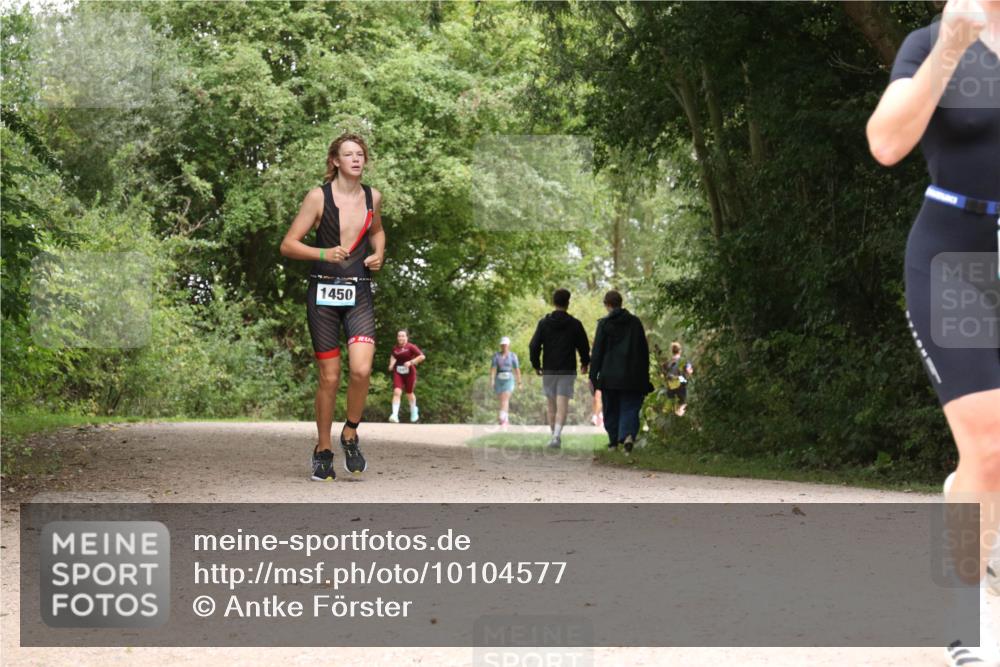 30.08.2026 - Elbe Triathlon Hamburg Antke Förster http://msf.ph/oto/10104577 30.08.2026 11:58:35 Laufen 1450 meine-sportfotos.de