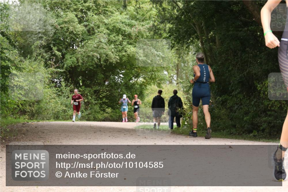 30.08.2026 - Elbe Triathlon Hamburg Antke Förster http://msf.ph/oto/10104585 30.08.2026 11:58:38 Laufen 1481 meine-sportfotos.de