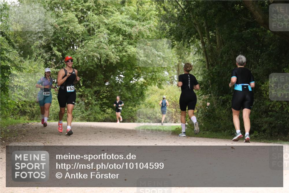 30.08.2026 - Elbe Triathlon Hamburg Antke Förster http://msf.ph/oto/10104599 30.08.2026 11:58:50 Laufen 153, 1394 meine-sportfotos.de