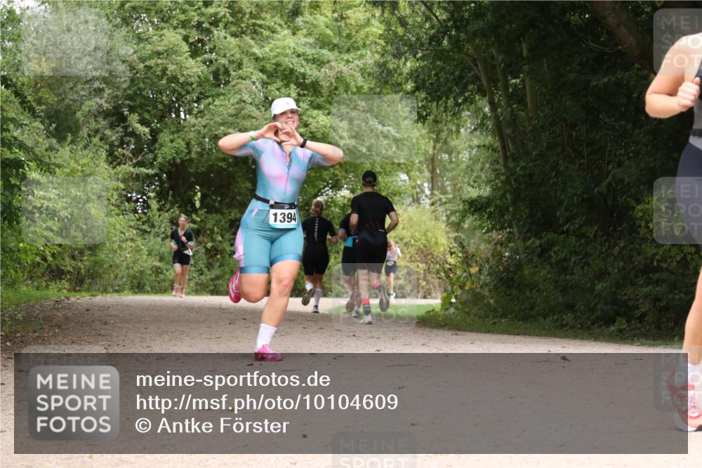 30.08.2026 - Elbe Triathlon Hamburg Antke Förster http://msf.ph/oto/10104609 30.08.2026 11:58:53 Laufen 1394 meine-sportfotos.de