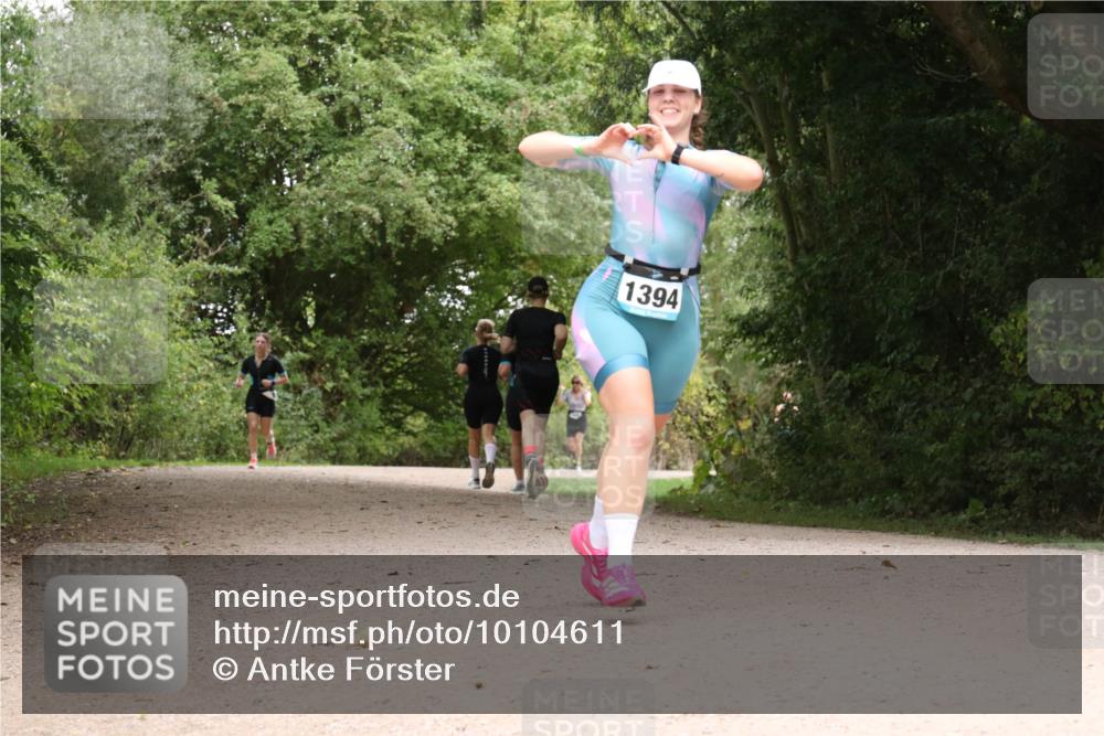 30.08.2026 - Elbe Triathlon Hamburg Antke Förster http://msf.ph/oto/10104611 30.08.2026 11:58:54 Laufen 1394 meine-sportfotos.de