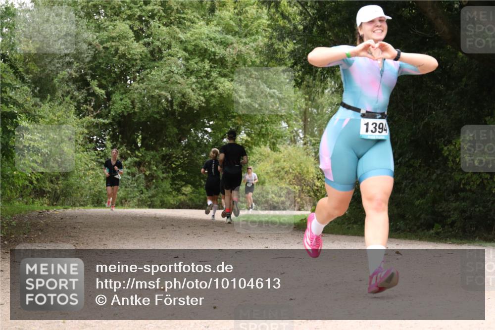 30.08.2026 - Elbe Triathlon Hamburg Antke Förster http://msf.ph/oto/10104613 30.08.2026 11:58:55 Laufen 1394 meine-sportfotos.de