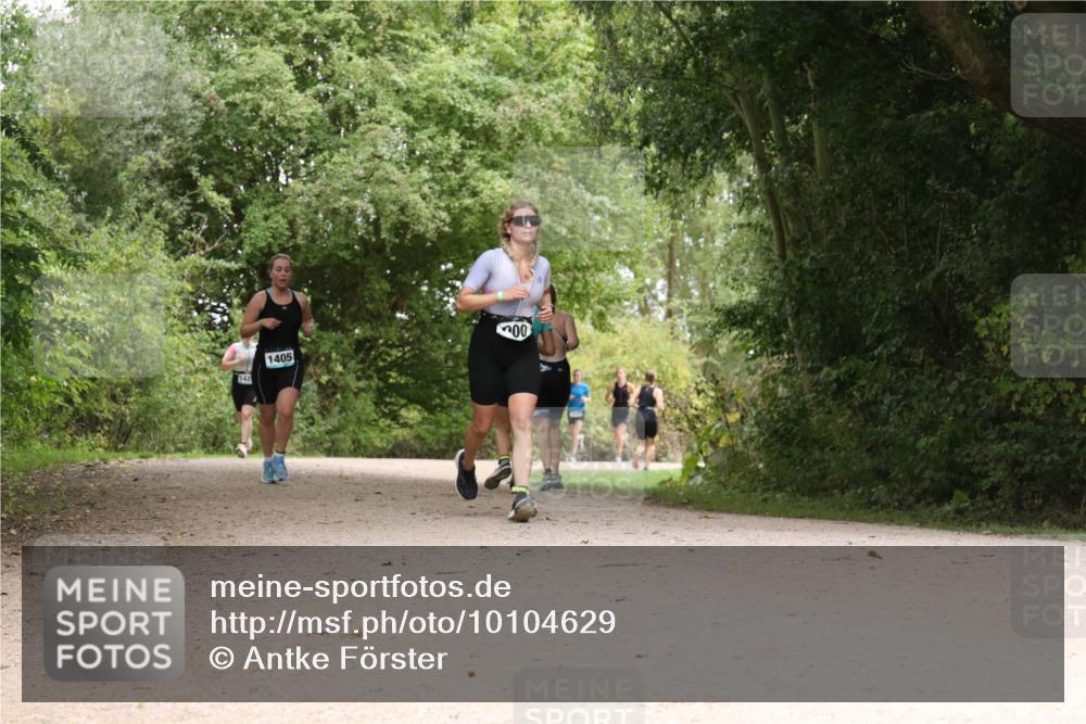 30.08.2026 - Elbe Triathlon Hamburg Antke Förster http://msf.ph/oto/10104629 30.08.2026 11:59:08 Laufen 142, 1405, 00 meine-sportfotos.de