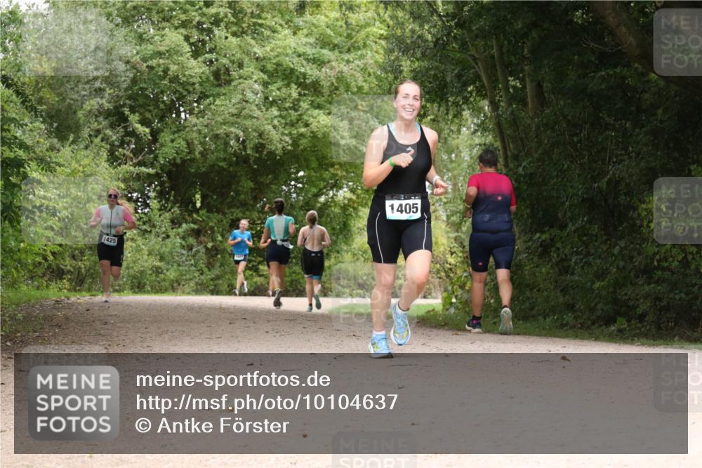 30.08.2026 - Elbe Triathlon Hamburg Antke Förster http://msf.ph/oto/10104637 30.08.2026 11:59:12 Laufen 1425, 1405 meine-sportfotos.de