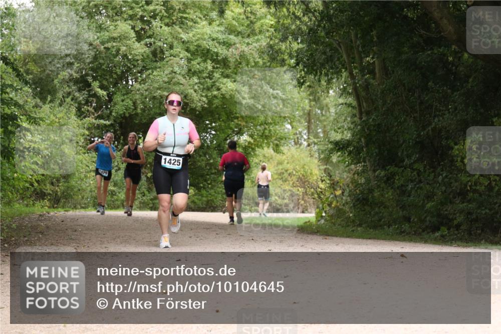30.08.2026 - Elbe Triathlon Hamburg Antke Förster http://msf.ph/oto/10104645 30.08.2026 11:59:16 Laufen 479, 1425 meine-sportfotos.de